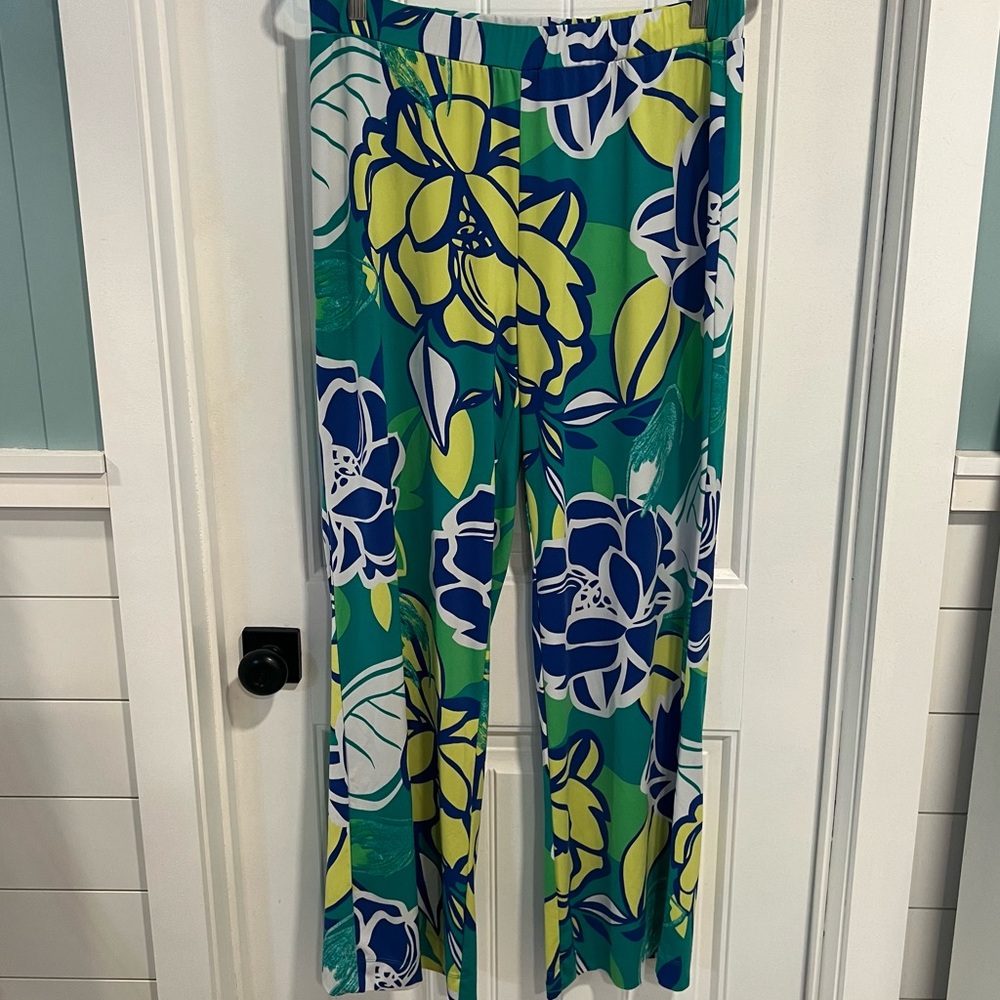 Island Republic Green and Pink Label Floral Pull on Pants. Size Large.‎